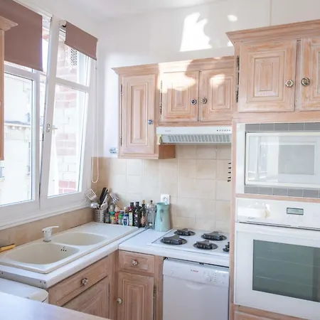 아파트 Cosy And Very Flat With Open View On A Parc