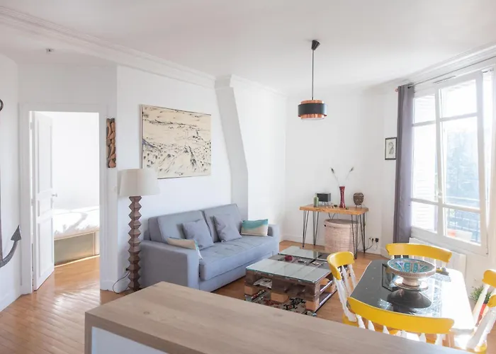 Cosy And Very Flat With Open View On A Parc * Paris