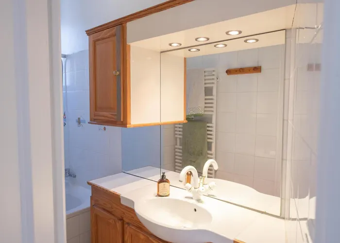 Cosy And Very Flat With Open View On A Parc * Paris