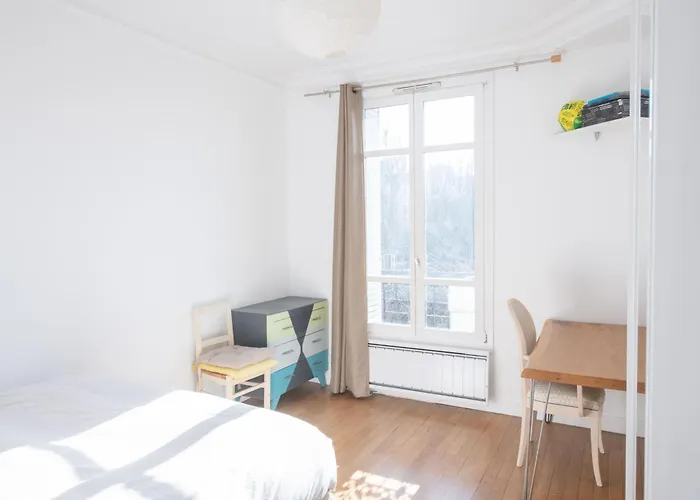 Cosy And Very Flat With Open View On A Parc *